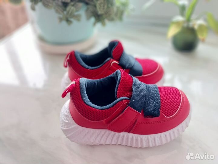Кроссовки для мальчика. Размер 23