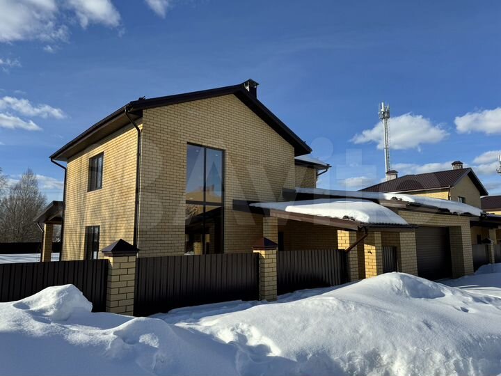 Коттедж 209,8 м² на участке 8 сот.