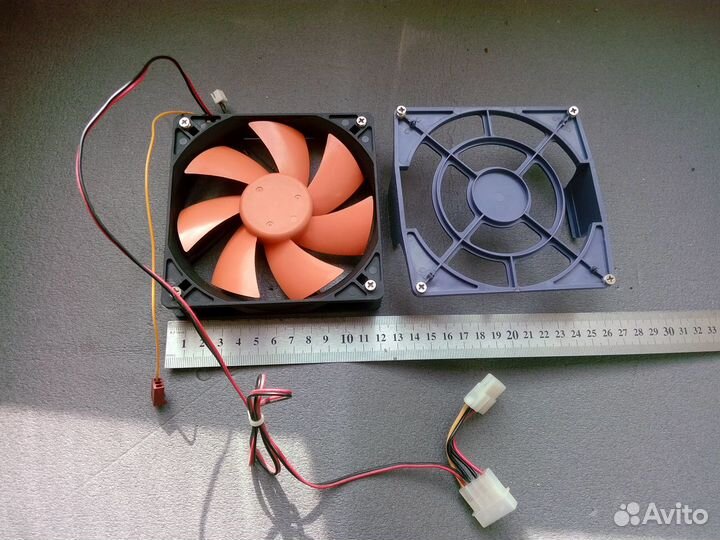 Вентилятор thermaltake быстросъёмный 12см