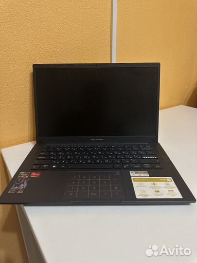 Asus vivobook 14