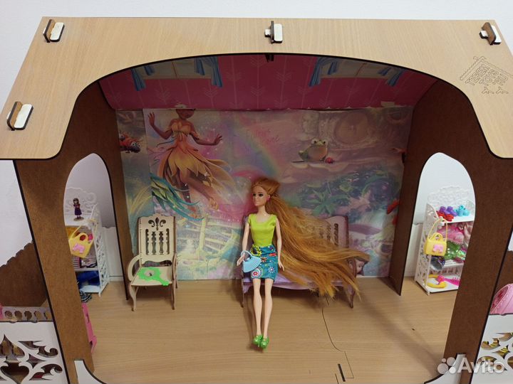 Большой кукольный домик