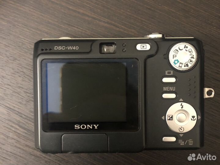 Компактный фотоаппарат