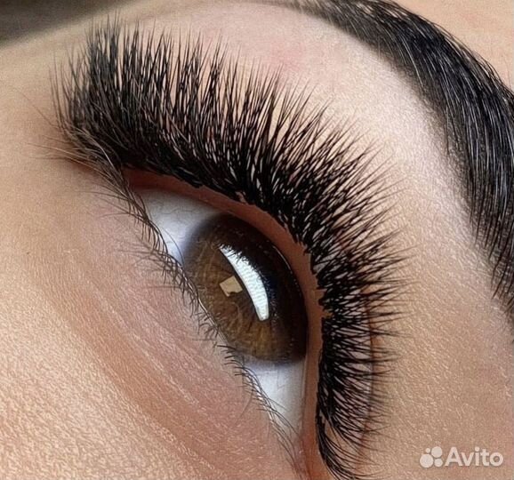 Наращивание ресниц, оформление бровей