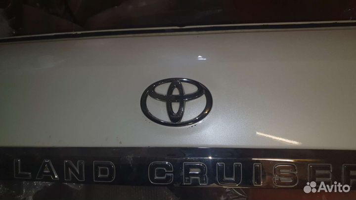Крышка багажника Toyota Land Cruiser 200