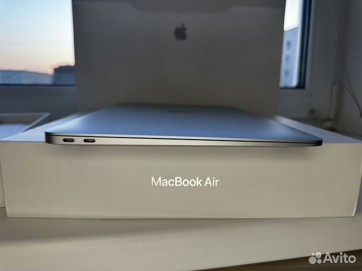 MacBook Air 13 2020 М1/8Gb/256SSD/30ц/Новьё