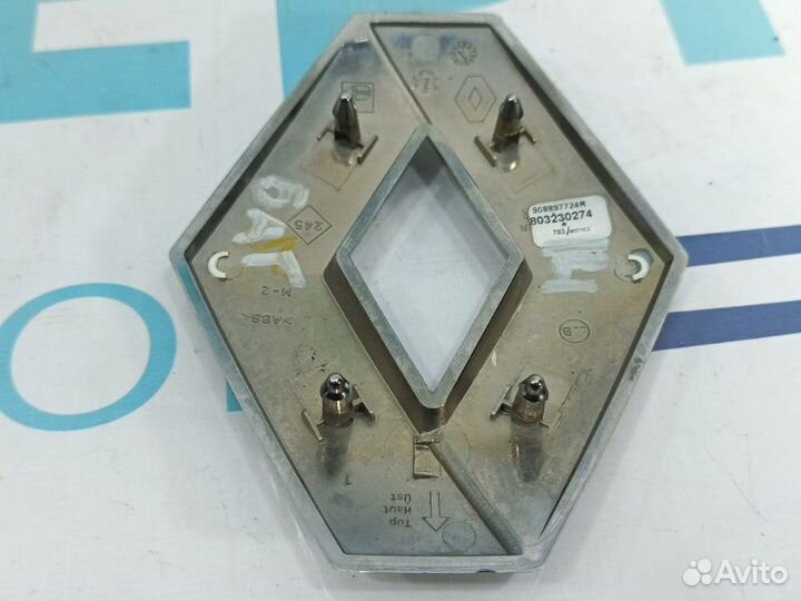 Эмблема в крышку багажника Renault Kaptur F4R410