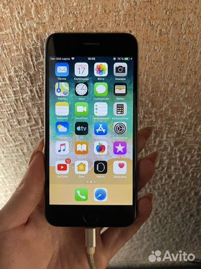 iPhone 6 и наушники Airpods