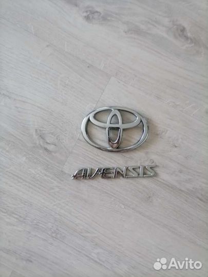 Эмблема toyota оригинал