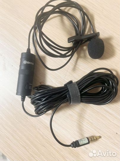 Петличный микрофон boya