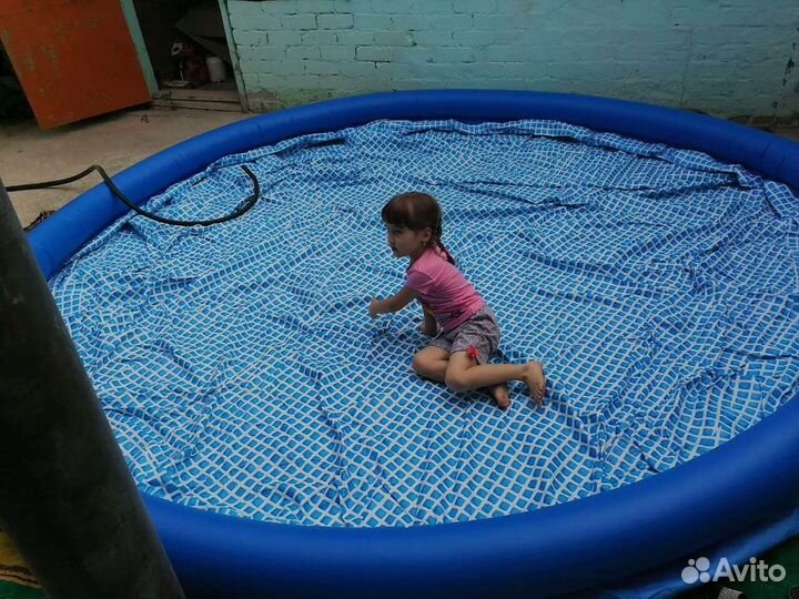 Надувной бассейн