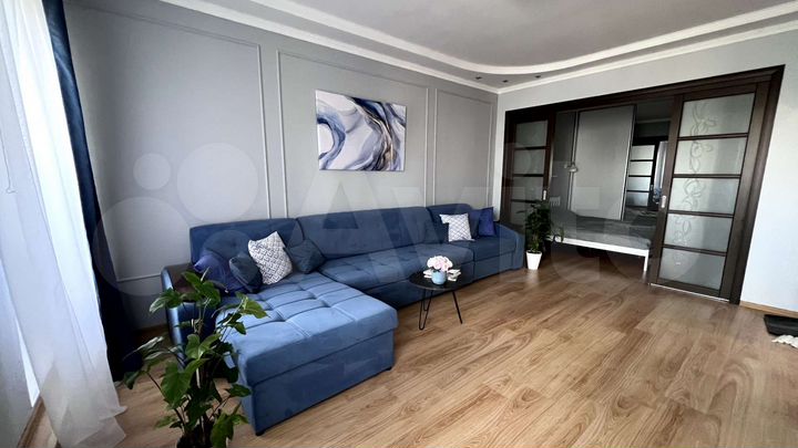 2-к. квартира, 61 м², 4/18 эт.