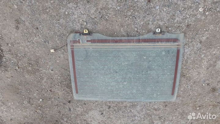 Стекло багажника опускное л200