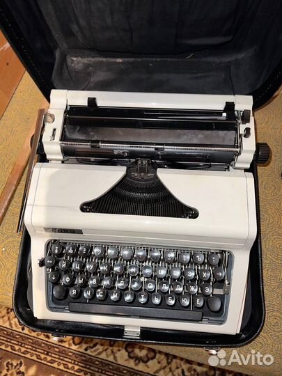 Пишущая машинка Erika