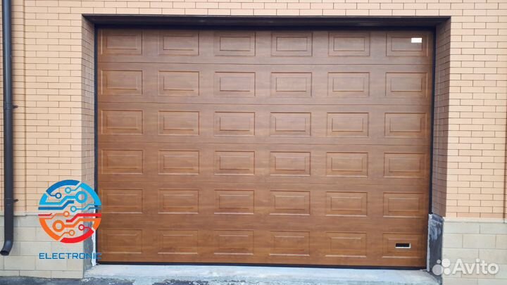 Секционные ворота