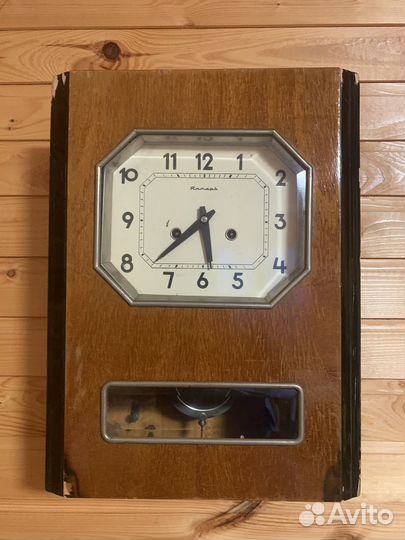 Старинные настенные антикварные часы с боем