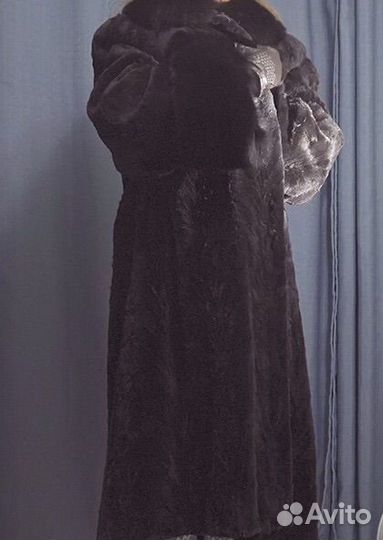 Шуба норковая (шипанная норка) с чёрным песцом