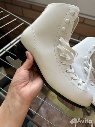 Коньки фигурные 39/40