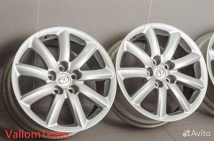 Лот UP098805 Оригинальные 18-е диски lexus