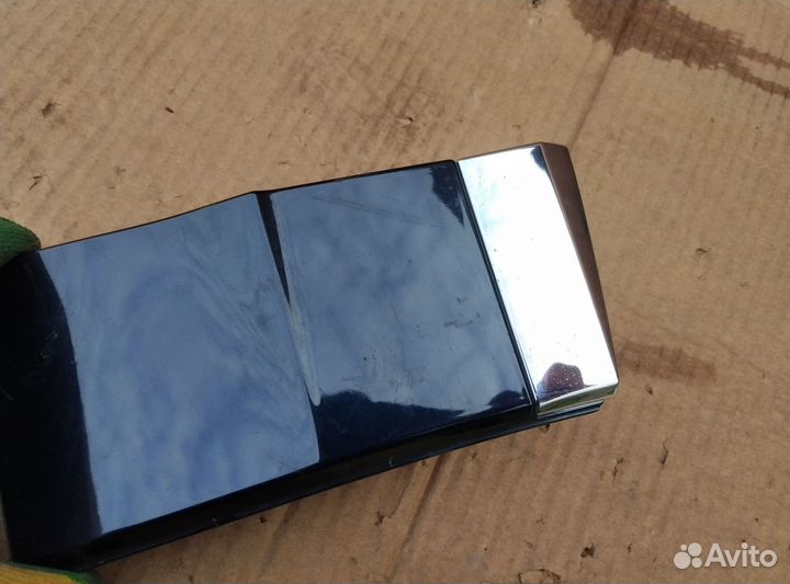 Накладка переднего правого крыла VW Touareg 3