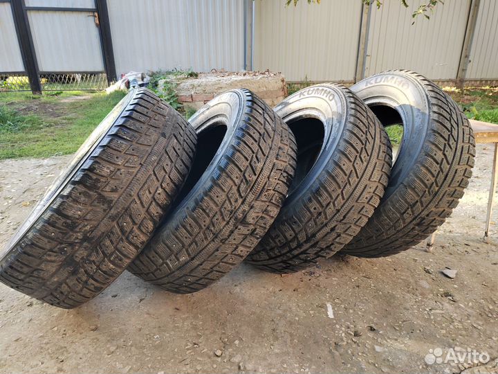Kumho 722 215/60 R16