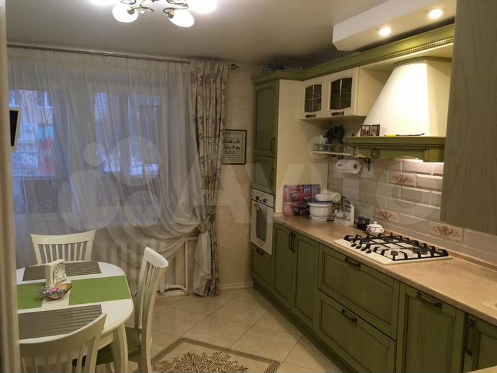 3-к. квартира, 89 м², 1/10 эт.