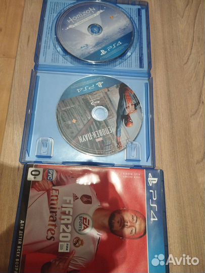 Sony playstation 4 PS4 slim 1tb