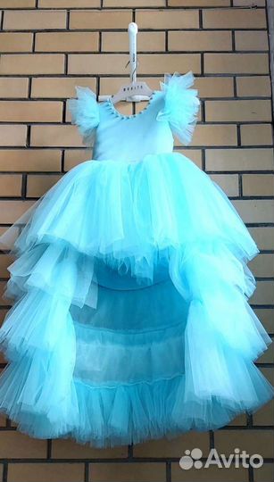 Прокат праздничных платьев в Красногорском