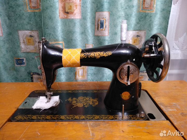 Швейная машина Подольск ножная