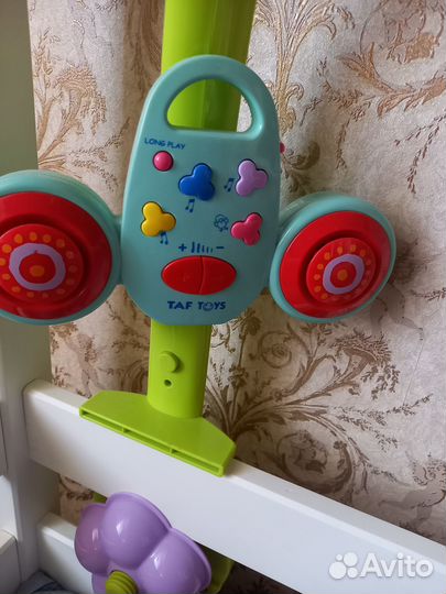 Музыкальный мобиль на кроватку