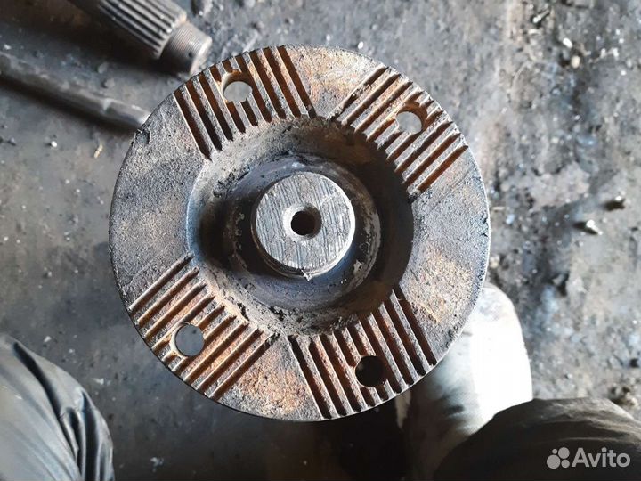 Фланец редуктора маз