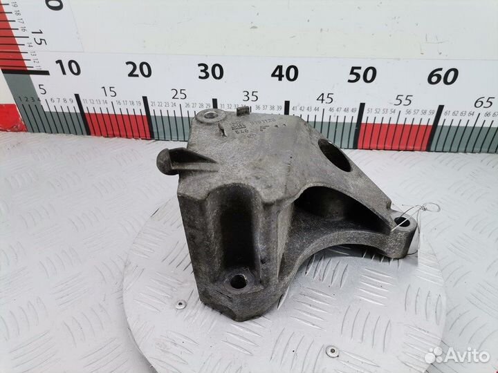 Кронштейн для Opel Vectra C