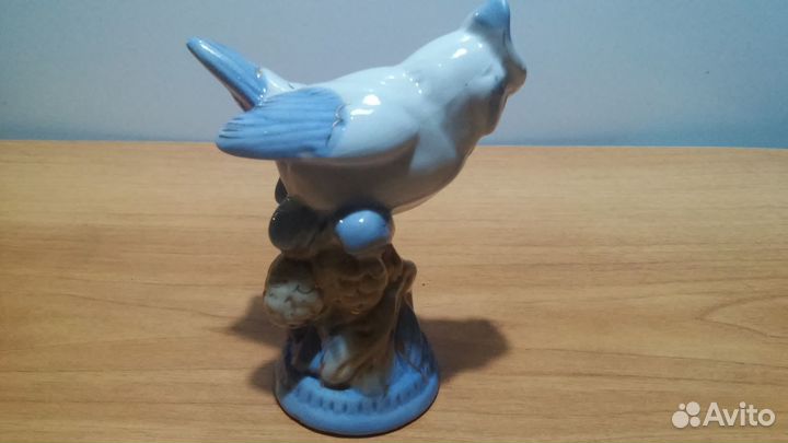 Птица статуэтка, фарфор.Нет сколов,трешин