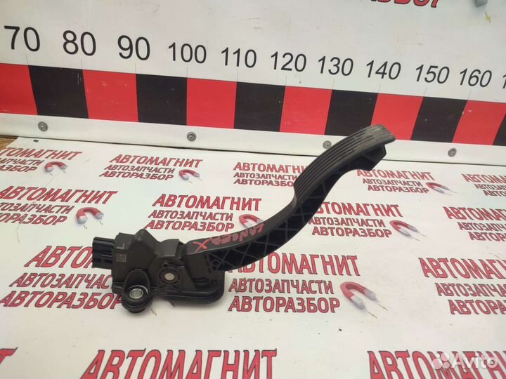 Педаль газа Митсубиси Лансер 10