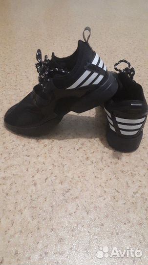 Кроссовки новые 36 размер