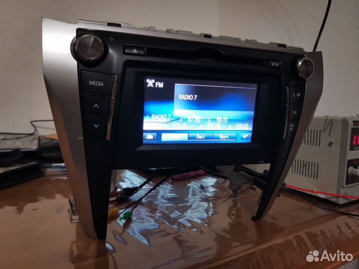 Магнитола на Toyota Camry 55