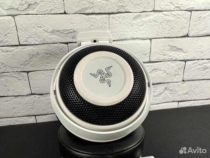 Razer Kraken Pro V2 (Белый)
