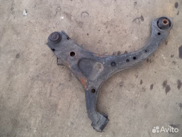 Рычаг передний правый нижний Hyundai Santa Fe 2 CM