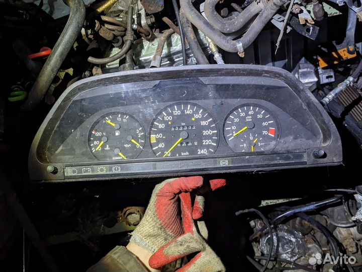 Новые и бу запчасти на классический Mercedes