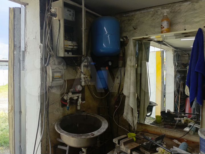 Гараж, > 30 м²