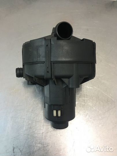 Насос продувки катализатора Mercedes E-Class W212