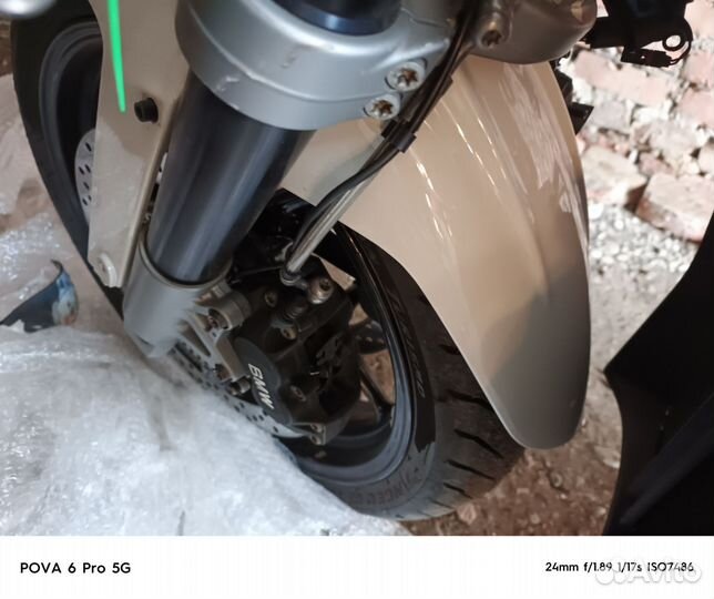 BMW R1200R Крыло