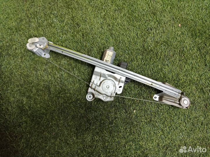 Стеклоподъемник задний левый Opel Zafira B