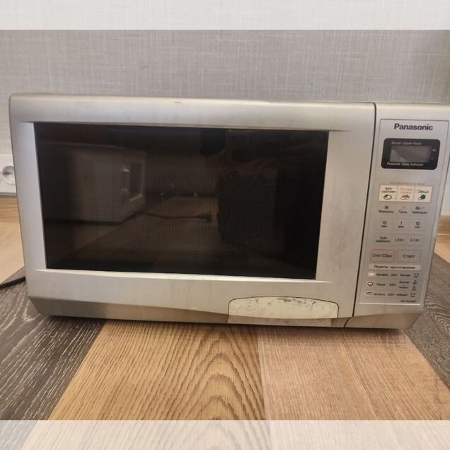 Микроволновая печь Panasonic. С грилем