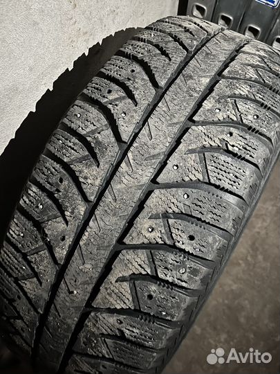 Bridgestone Ice Cruiser 7000 265/65 R17