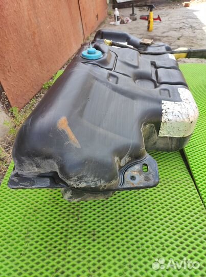 Бак топливный с горловиной Peugeot 308