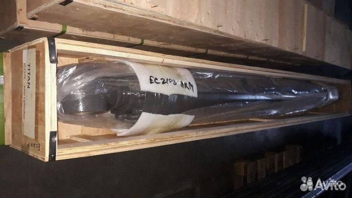 Гидроцилиндр рукояти Volvo EC210B