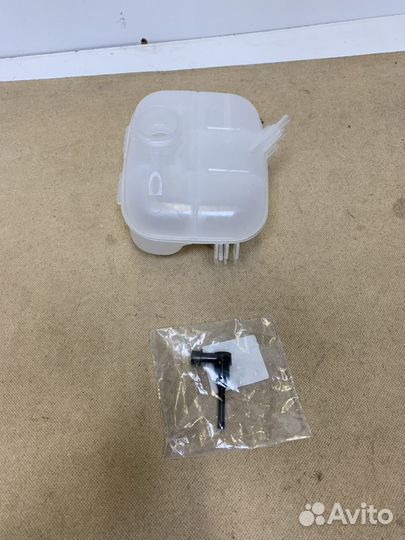 Бачок расширительный с датчиком Opel Astra H