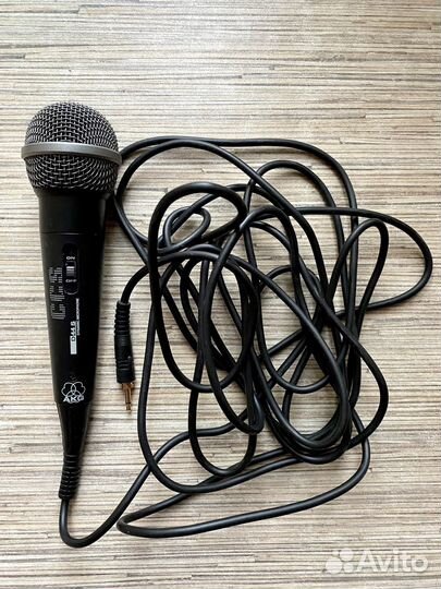 Микрофон вокальный AKG D44S