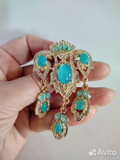 Брошь с подвесками в дворцовом стиле