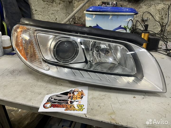 Фара правая volvo s80 xc70 v70